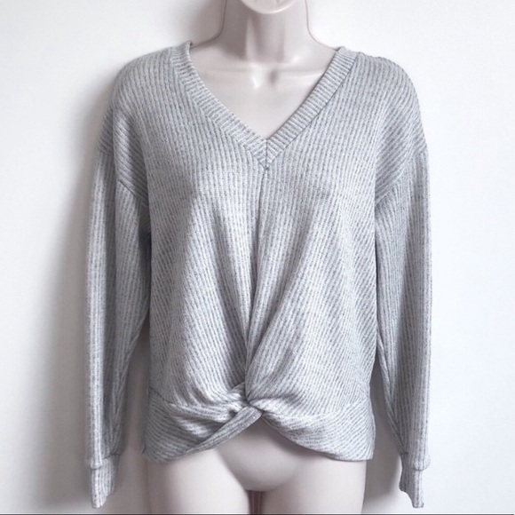 🆕 Lush twist front soft gray v neck long sleeve pullover sweater small - Picture 1 of 7